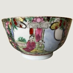 Vintage Rose Medallion Porcelain Famille Rose Figurual Floral Rice Bowl Colorful